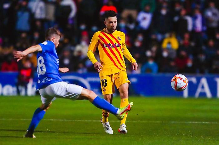 关于格拉纳达持平，稳固中游位置的信息