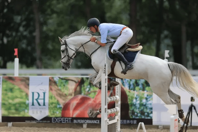  Ming回归赛场，战术调整首场状态亮眼，皇家马德里观众沸腾！